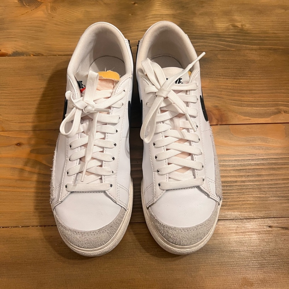 Nike Blazer Platform White Black DJ0292-101 Women's Size 8. Used.